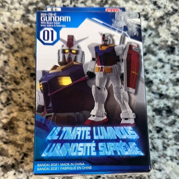 Gundam Ultimate Luminous Figure - Picture 1 of 2